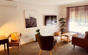 Tanunda'S Magpie House